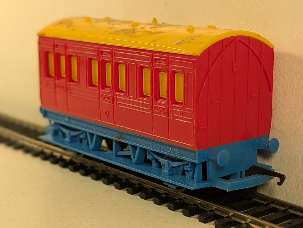 Hornby Railways OO Gauge Playtrains 4-Wheel Coach Passenger Coach 12