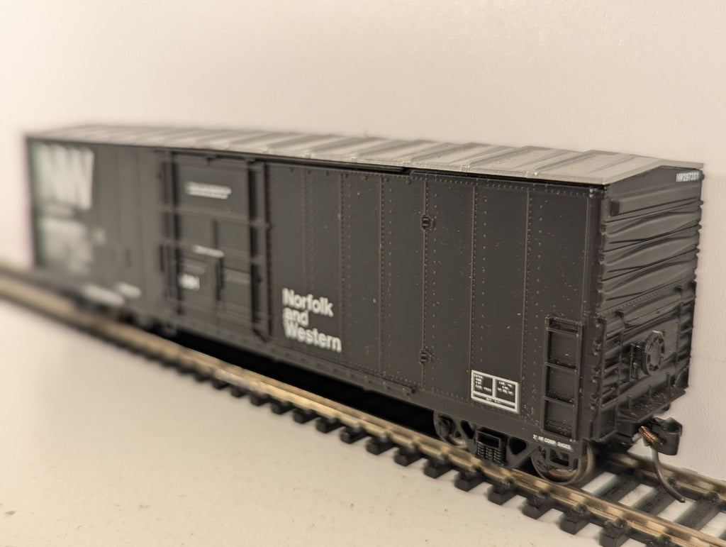 Athearn HO Gauge 50ft Insulated Boxcar NW 297301 Norfolk and Western