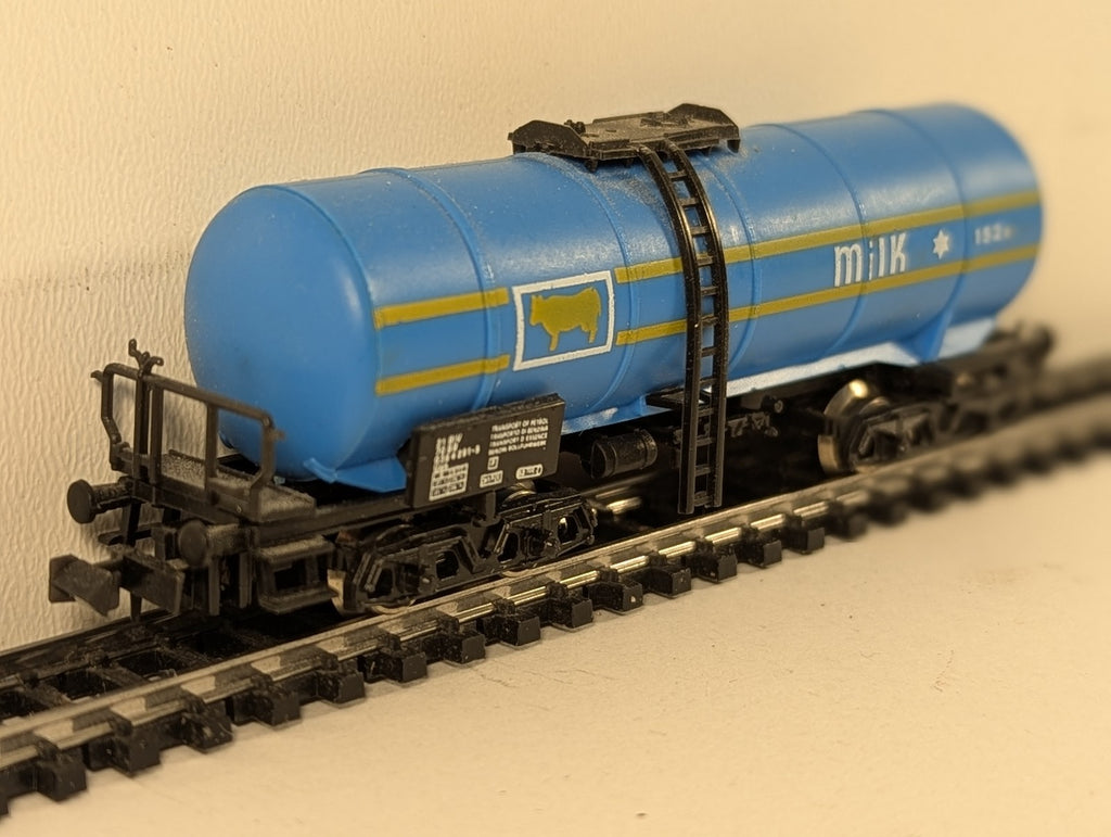 Lima N Gauge Bogie Milk Tank Wagon 152 D Blue / Milk