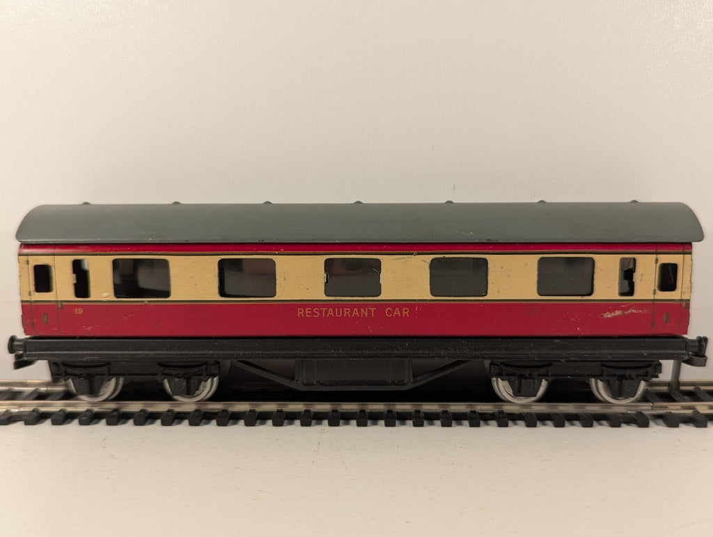 Trix Twin Railway OO Gauge Restaurant Car Red & Cream