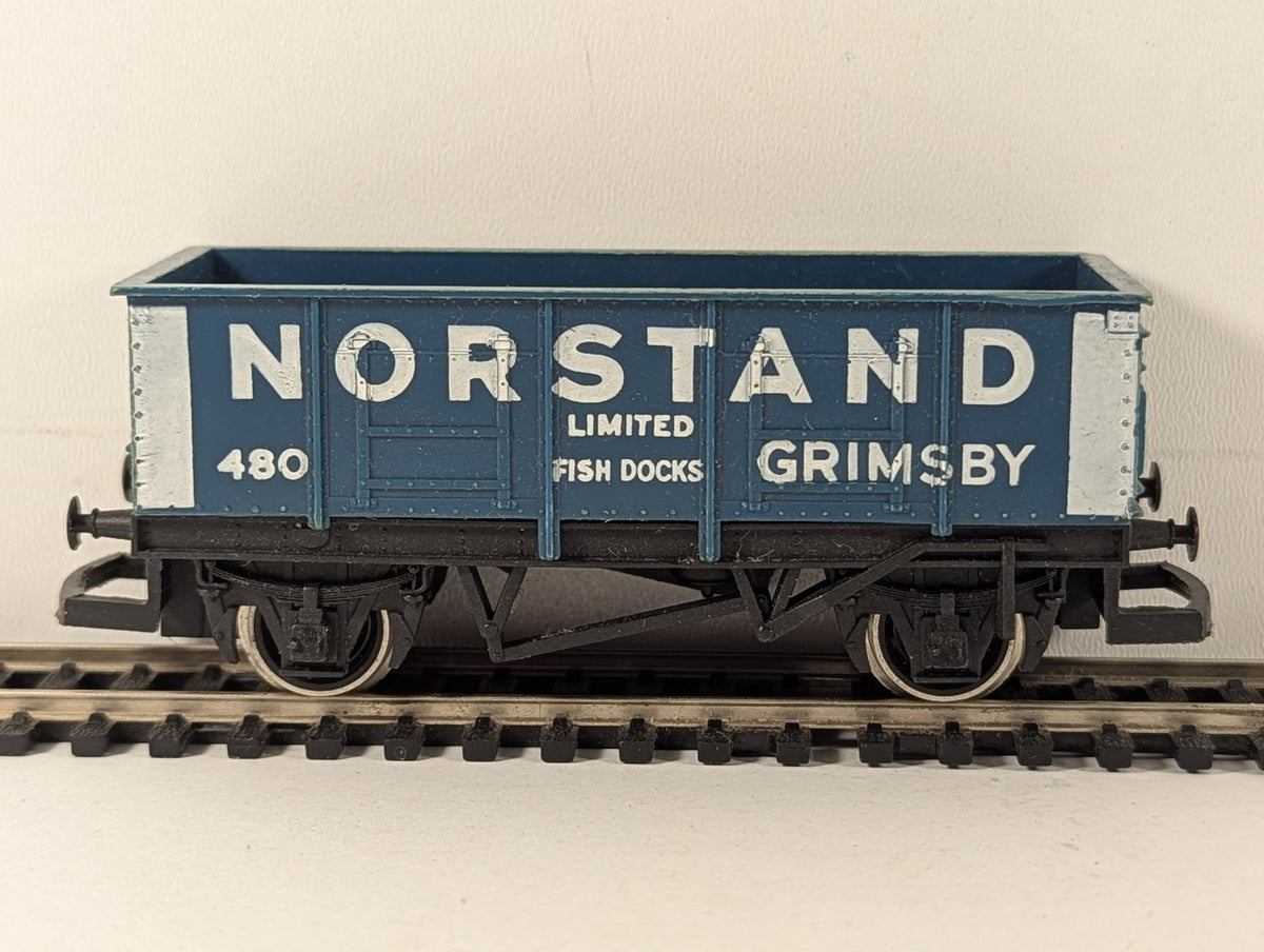 Hornby OO Gauge 7-Plank Open Wagon Norstand Ltd Goods Wagon 480