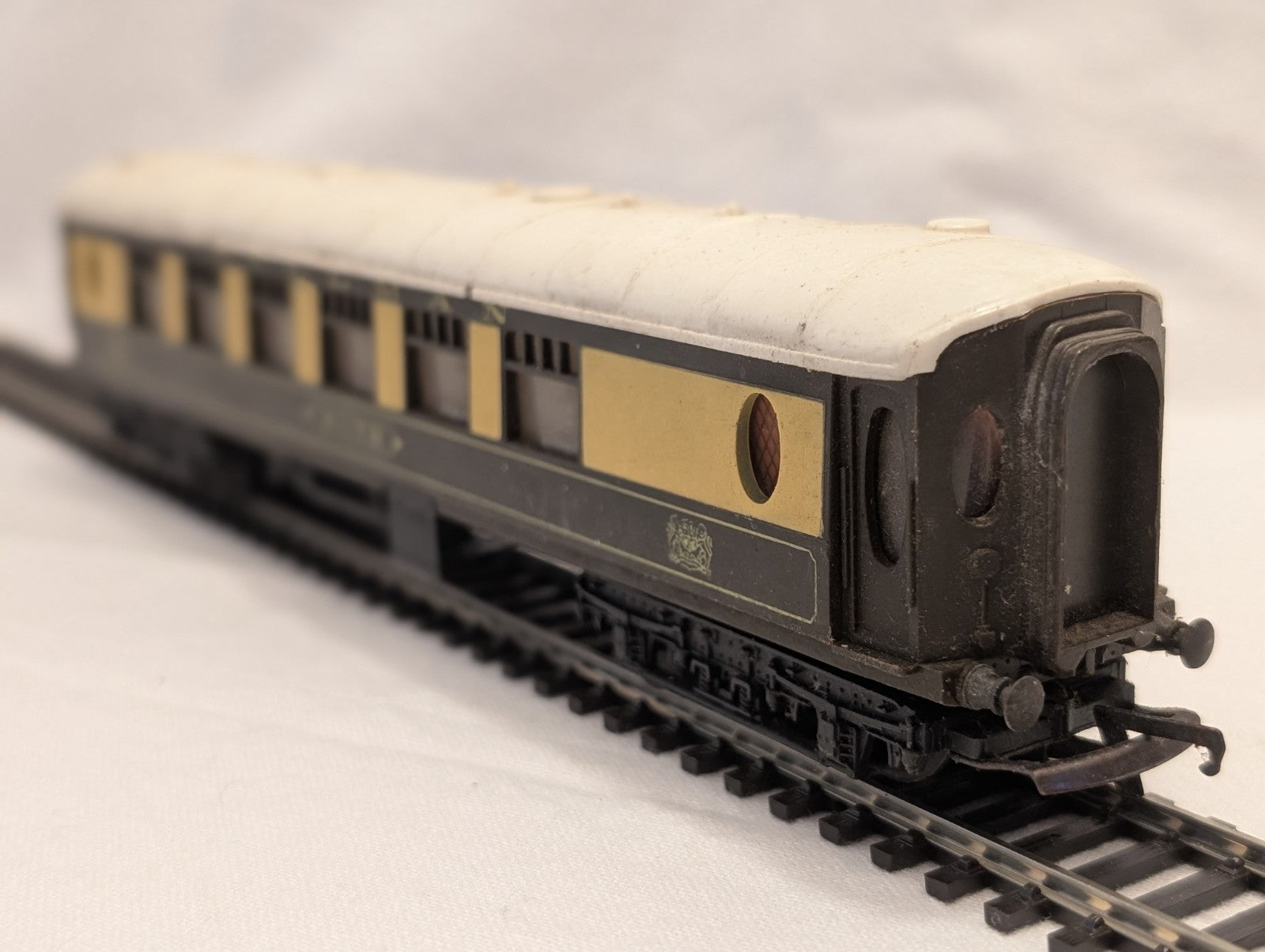 Tri-ang OO Gauge R228 Pullman Parlour Car “Ruth”