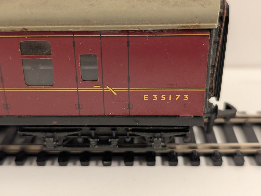 Hornby Dublo 4053 OO Gauge BR Brake 2nd Coach (E35173) – Needs Restoration