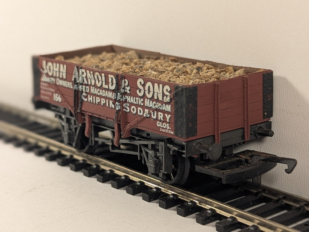 Airfix OO Gauge 7 Plank Wagon John Arnold & Sons Goods Wagon 156