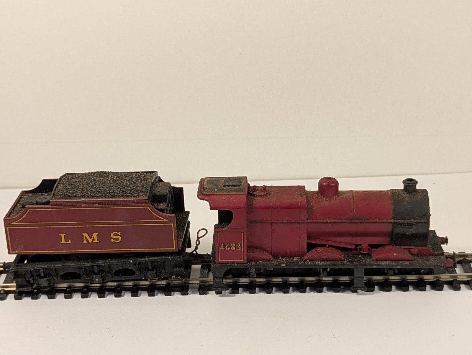 Lima L201702 HO Gauge Class 4F 0-6-0 4683 LMS Crimson – Spares/Repair