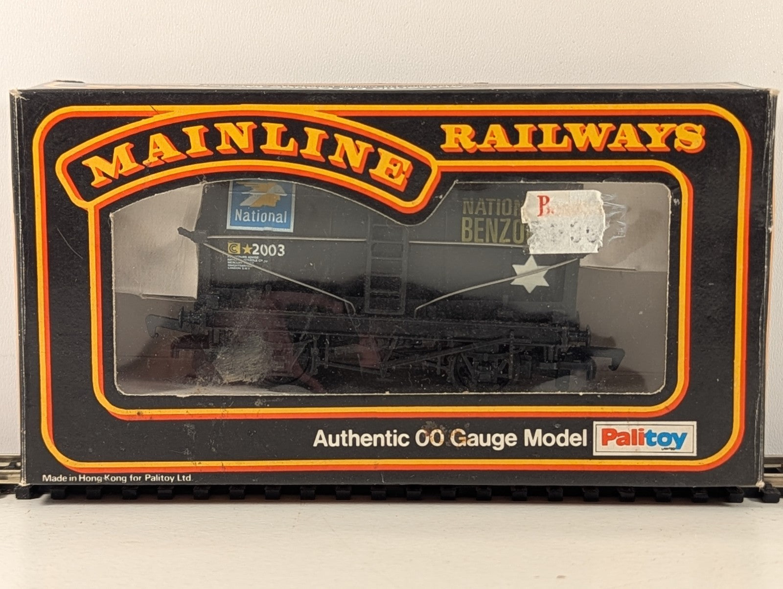 Mainline Railways 37-146 OO Gauge National Benzole Tank Wagon