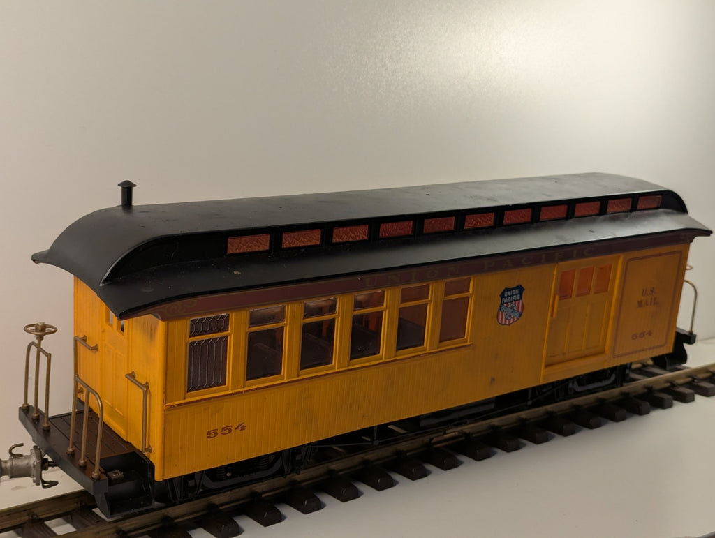 Bachmann Big Haulers G Scale Union Pacific Mail Passenger Car on O Gauge Wheels