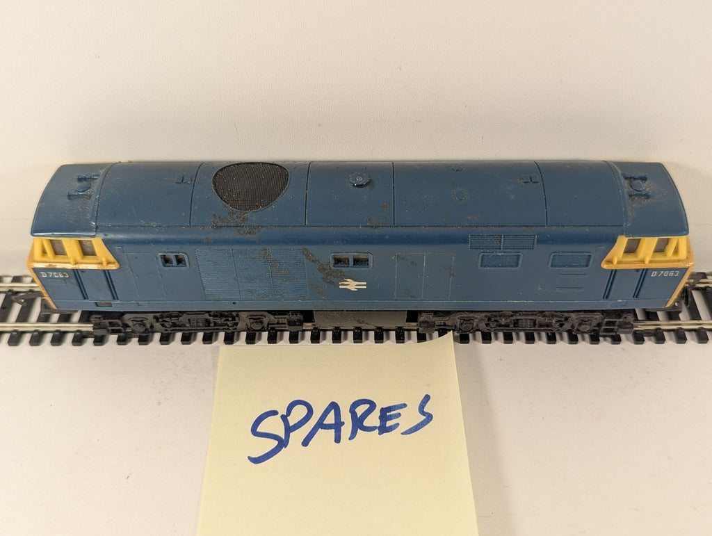 Hornby OO Gauge Class 35 Hymek Locomotive D7063 BR Blue R758 Spares or Repair