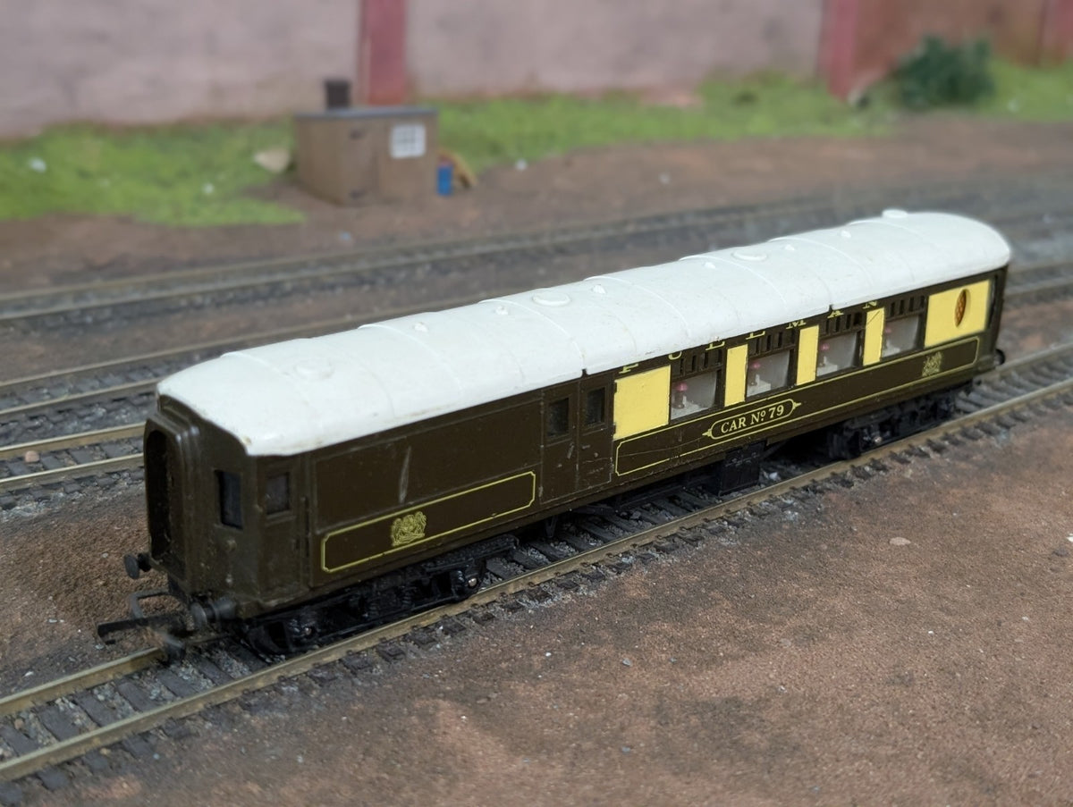 Tri-ang R328 OO Gauge Pullman Brake Coach ‘Car No 79’