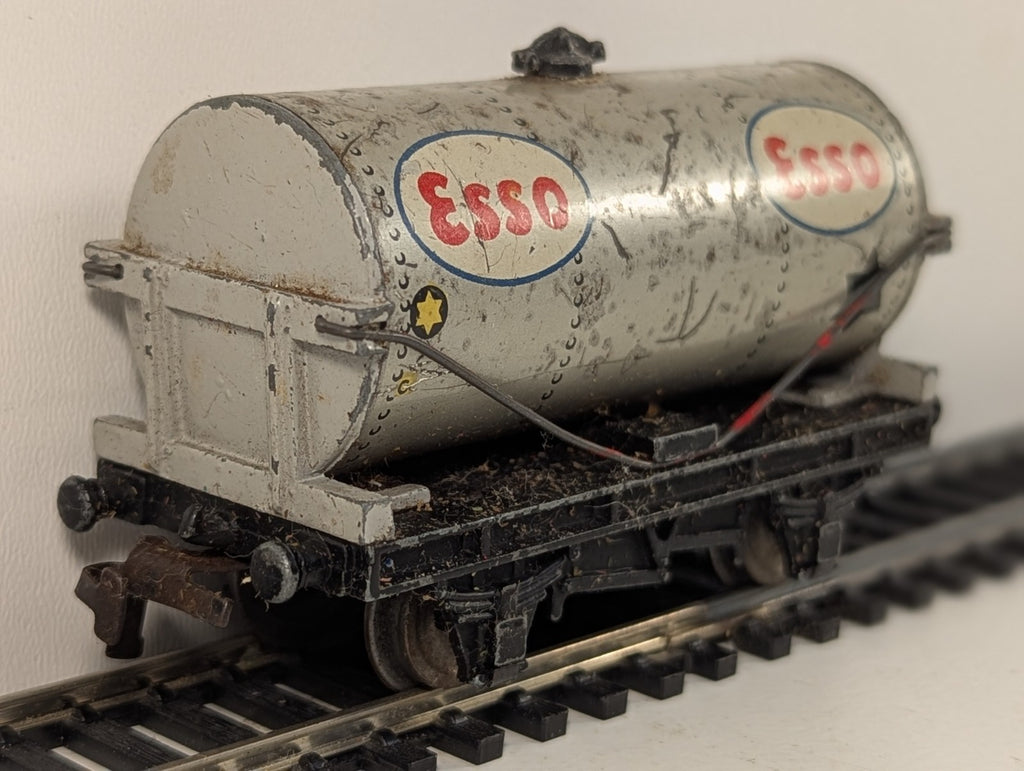 Hornby Dublo OO Gauge Silver Esso Tank Wagon