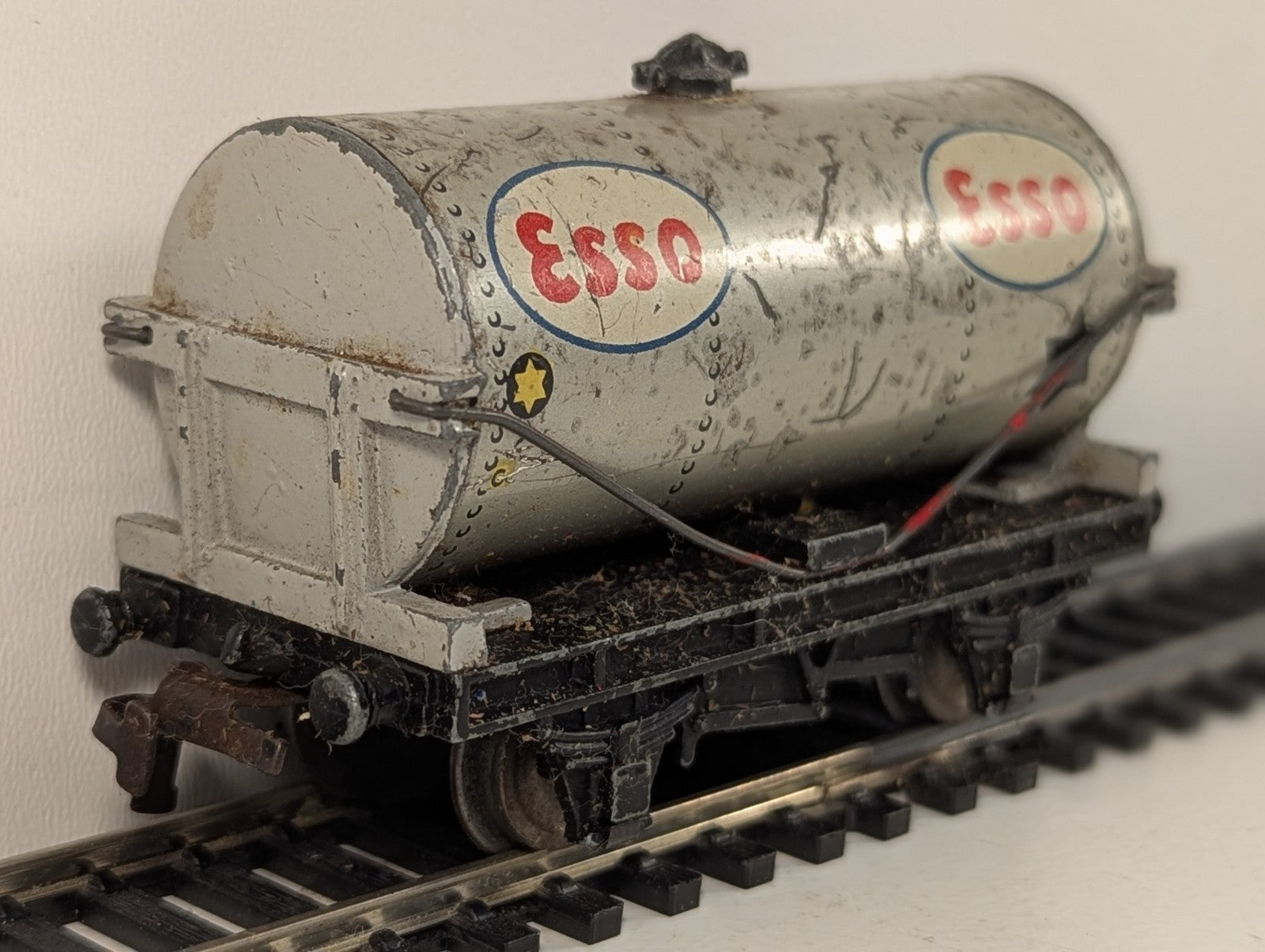 Hornby Dublo OO Gauge Silver Esso Tank Wagon