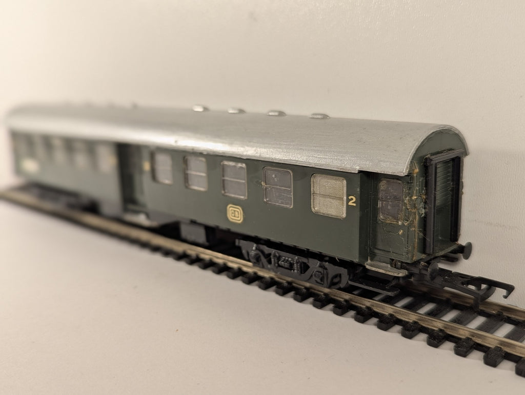 Kitmaster OO Gauge DB 2nd Class Middle Entrance Coach Passenger Coach DB Green