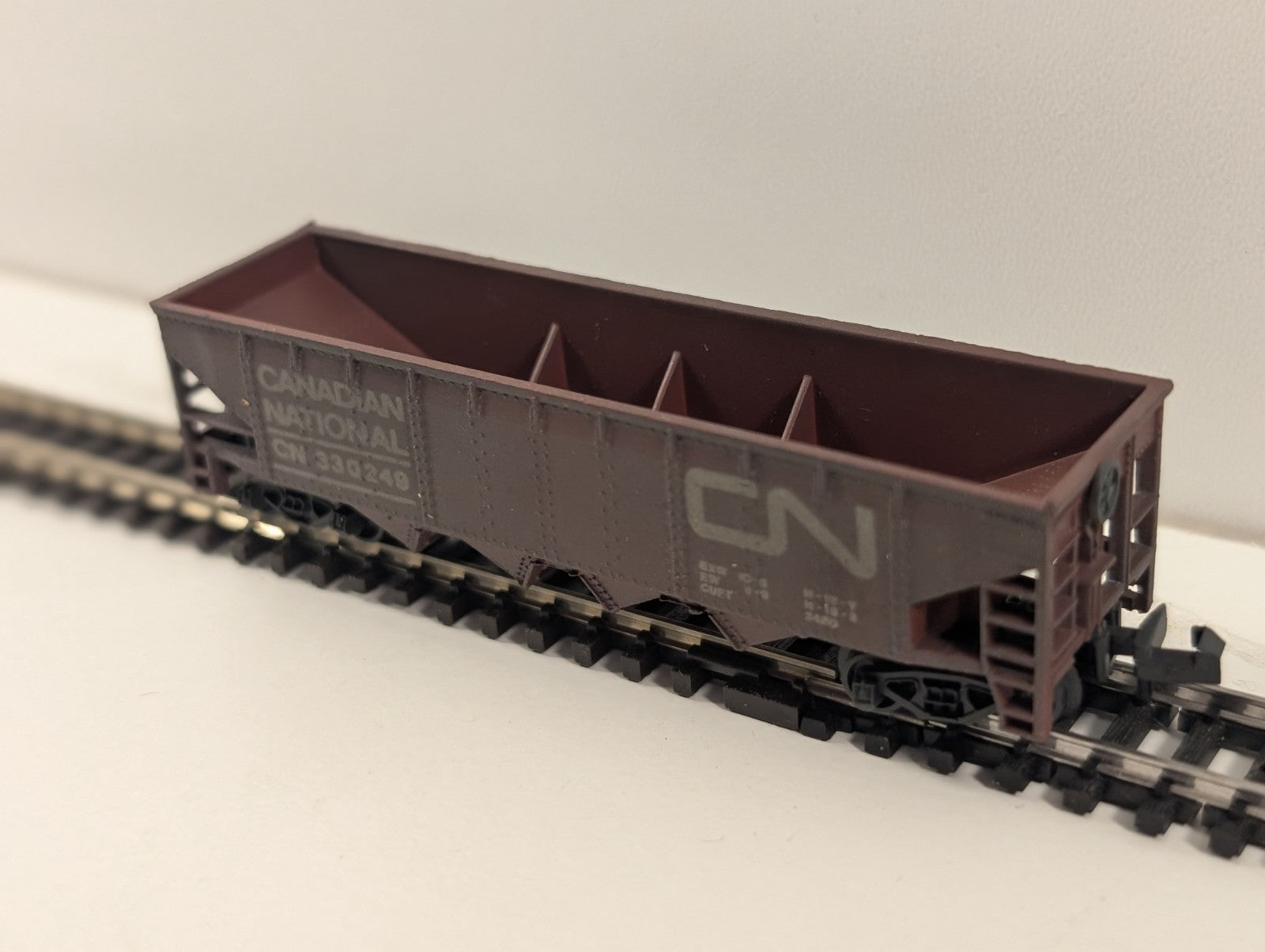 Model Power Canadian National (CN) Hopper Car – N Gauge