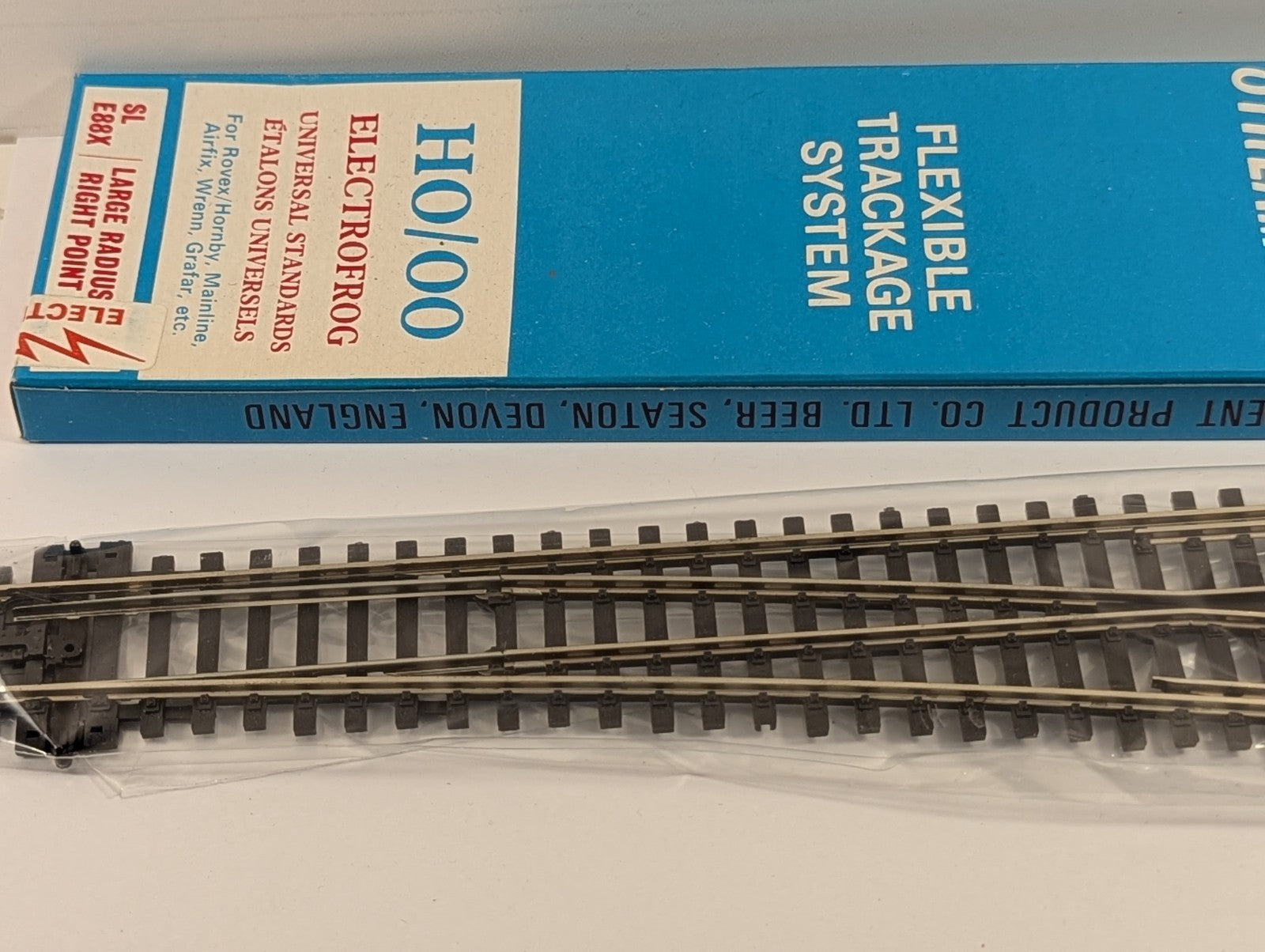 Peco SL-E88X OO Gauge Large Radius Right Hand Point