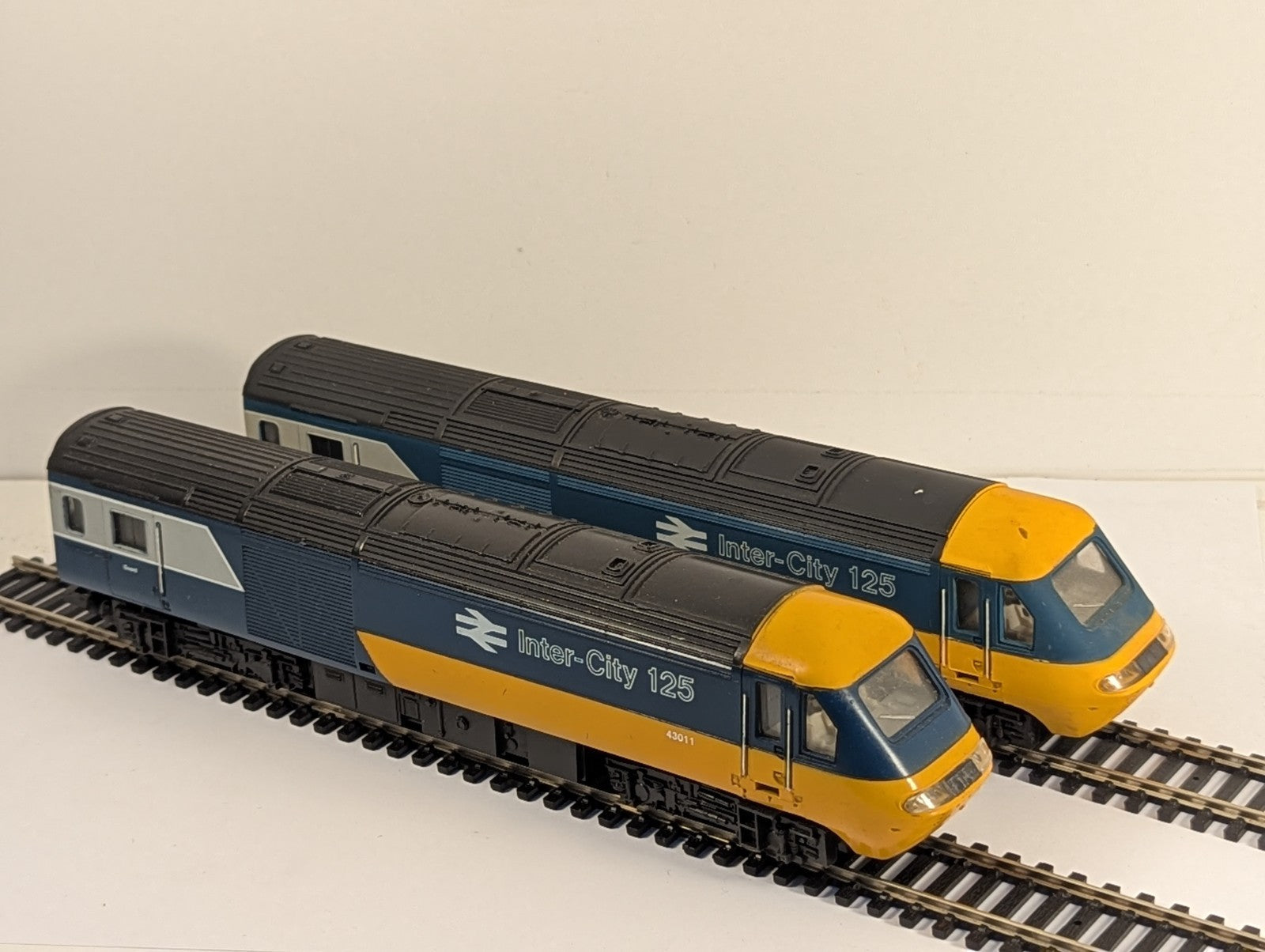 Hornby OO Gauge BR Blue Grey Class 43 HST Intercity 125 2 Car Set