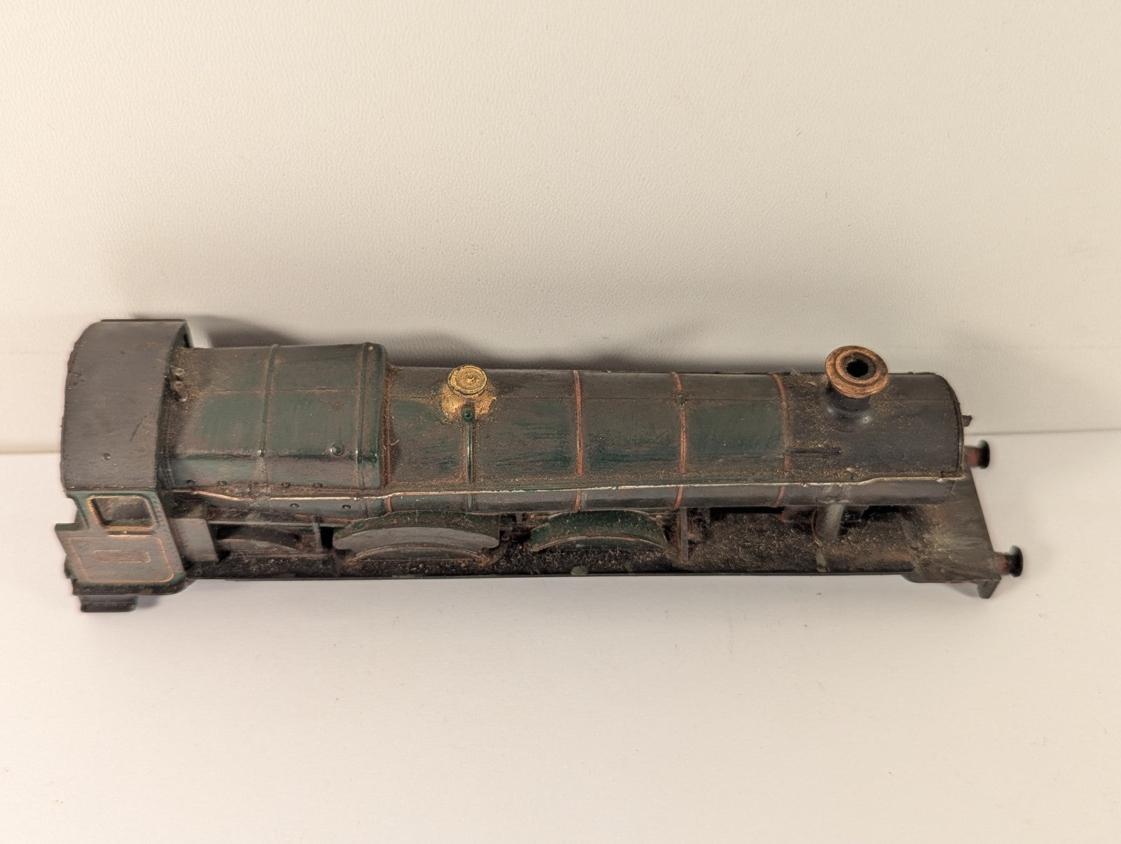 Tri-ang Hornby R759 OO Gauge GWR Hall Class Body Shell - missing decals