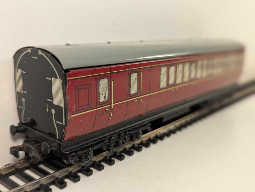Hornby Dublo OO Gauge BR Mk1 Suburban Composite Brake Coach - Maroon
