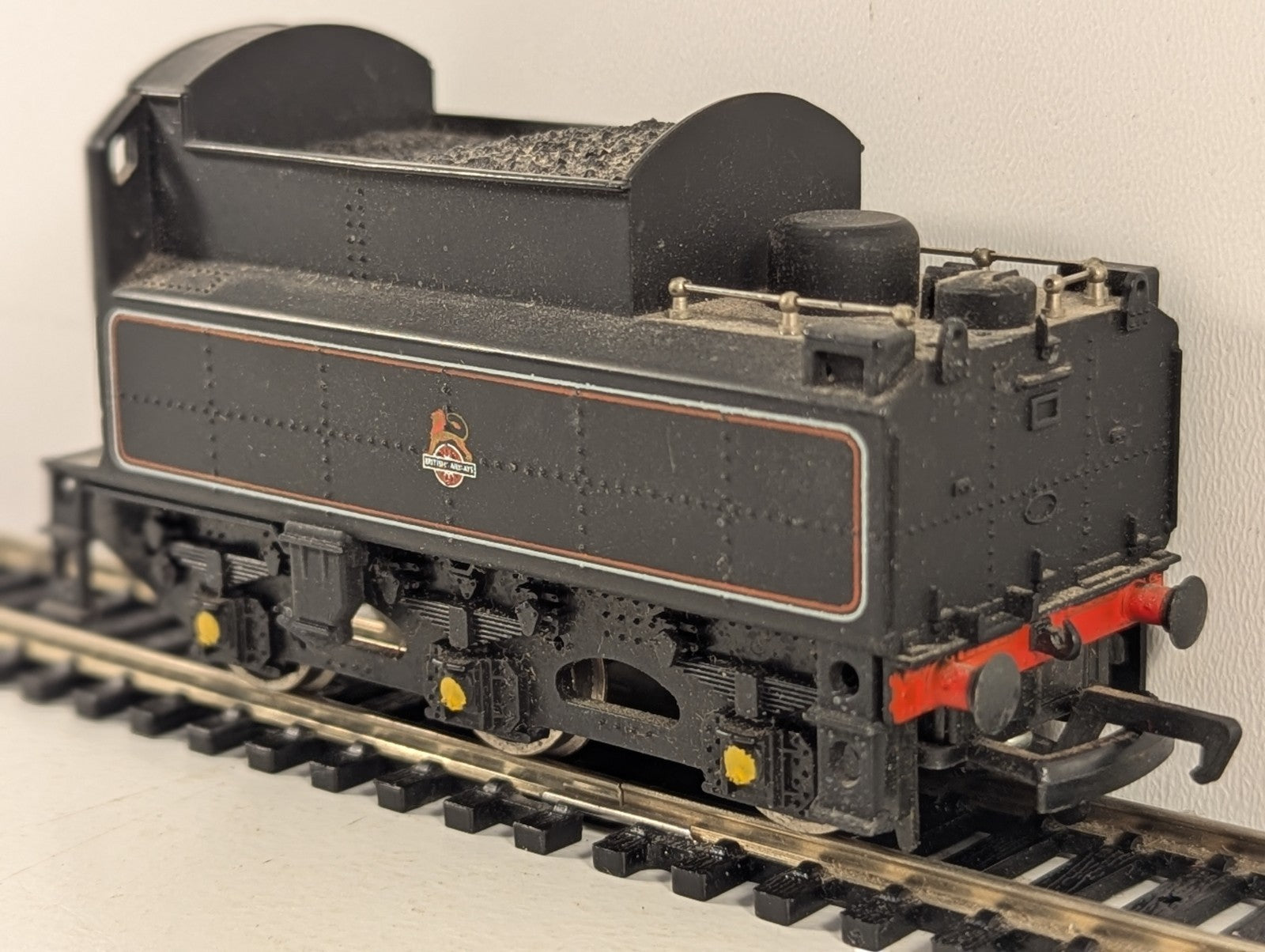 Mainline OO Gauge BR Standard Tender BR Black - Spares/Repairs