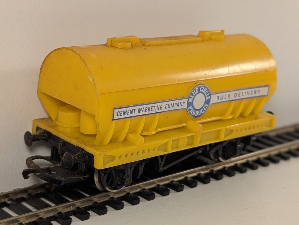 Tri-ang / Hornby R564 OO Gauge Blue Circle Cement Wagon