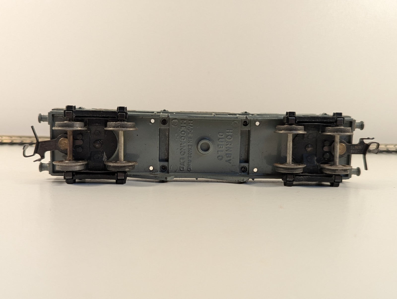 Hornby Dublo 32051 OO Gauge BR Grey Bogie Bolster Wagon - Wrong Box