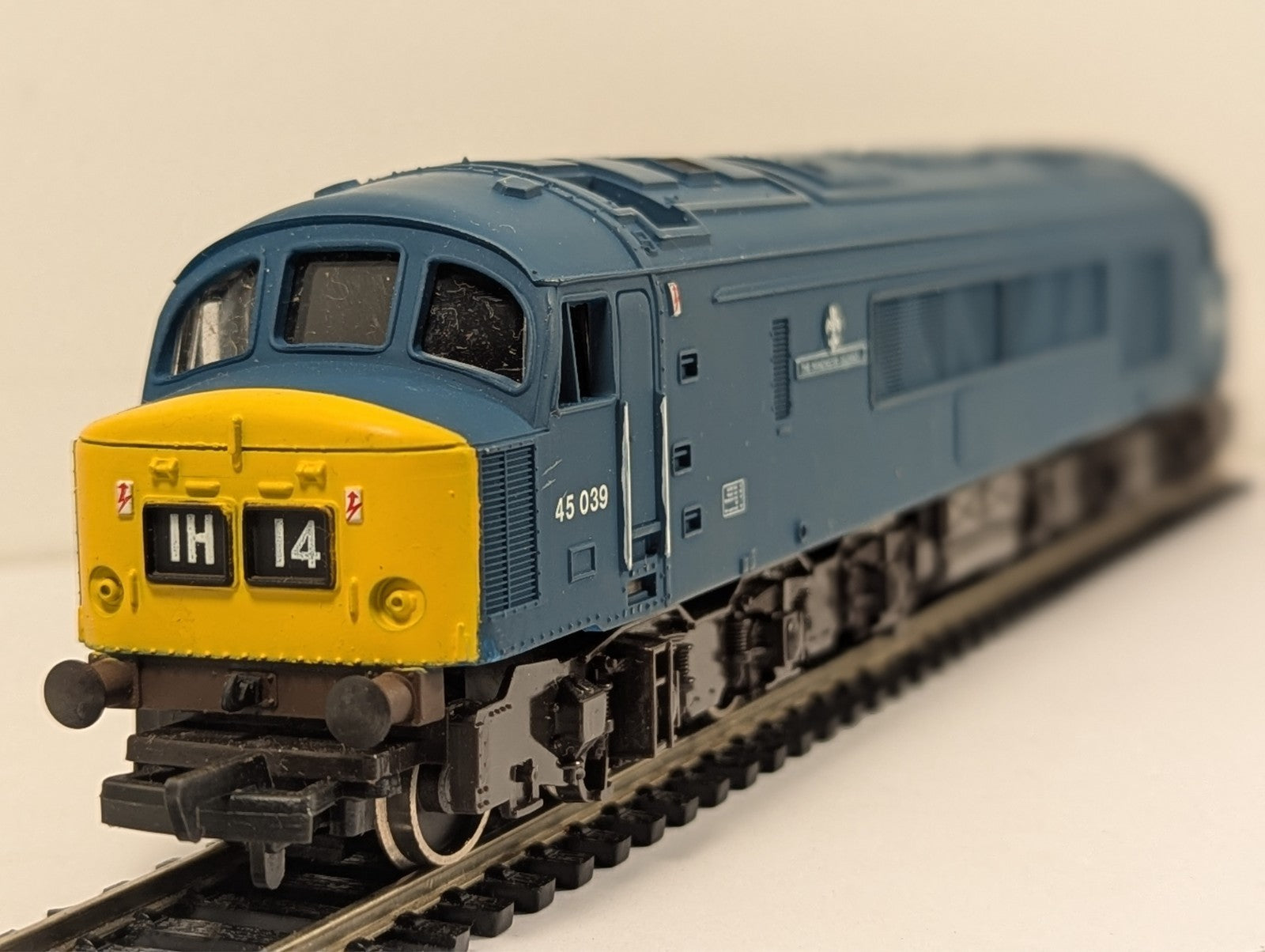 Mainline Railways Class 45 "The Manchester Regiment" BR Blue Diesel Locomotive