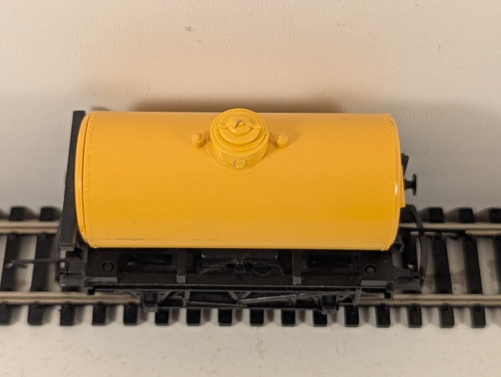 Tri-ang OO Gauge Plain Yellow Tank Wagon