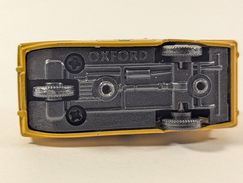 Oxford Diecast 1:76 Scale / OO Gauge Reliant Regal Supervan