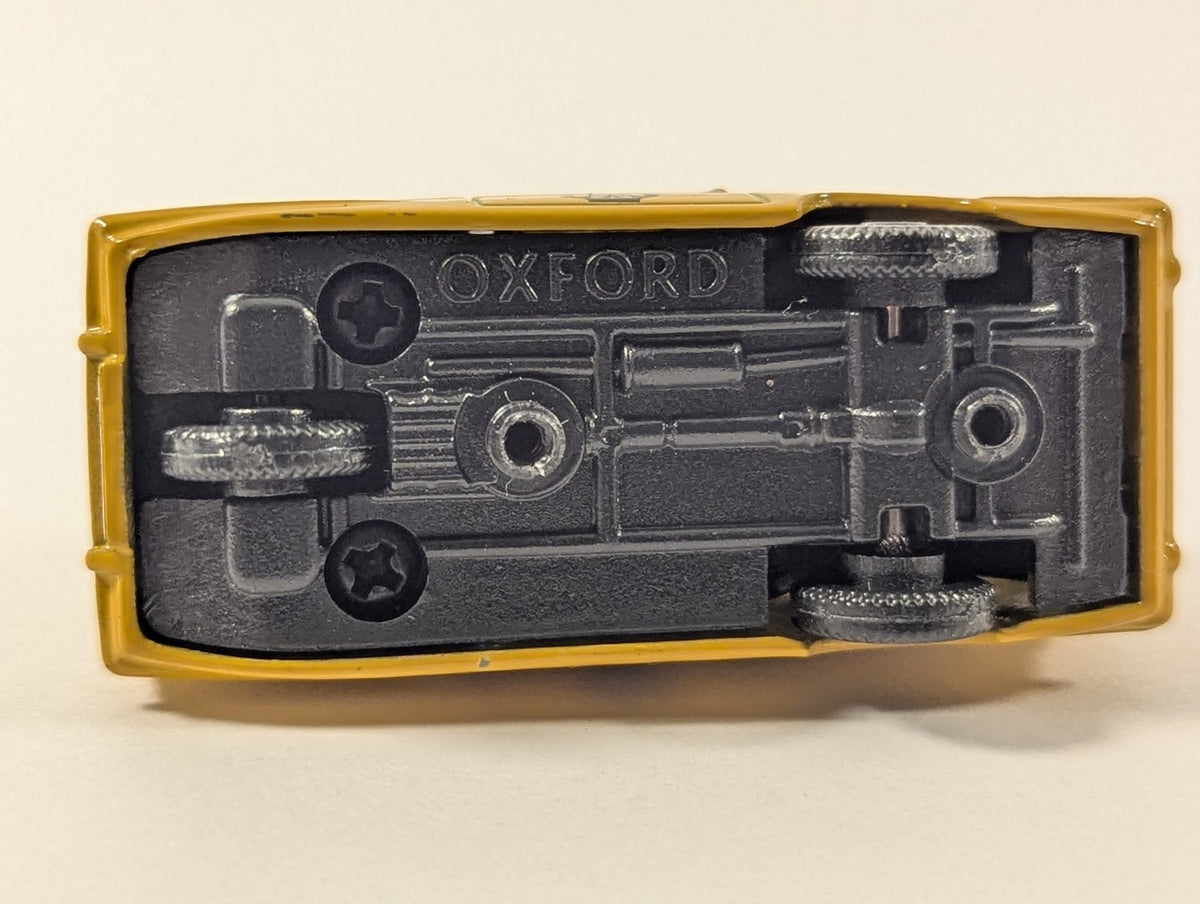 Oxford Diecast 1:76 Scale / OO Gauge Reliant Regal Supervan