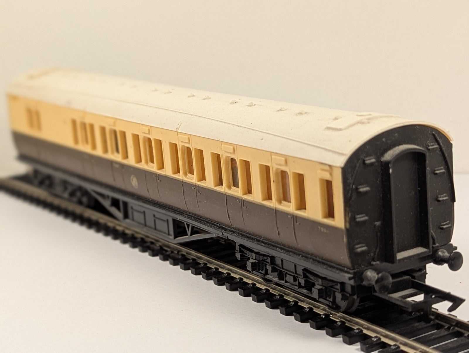Grafar OO Gauge GWR Corridor Brake Coach