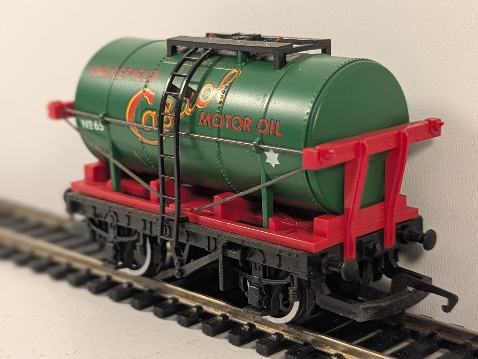 Hornby Railways R.127 Castrol Tank Wagon