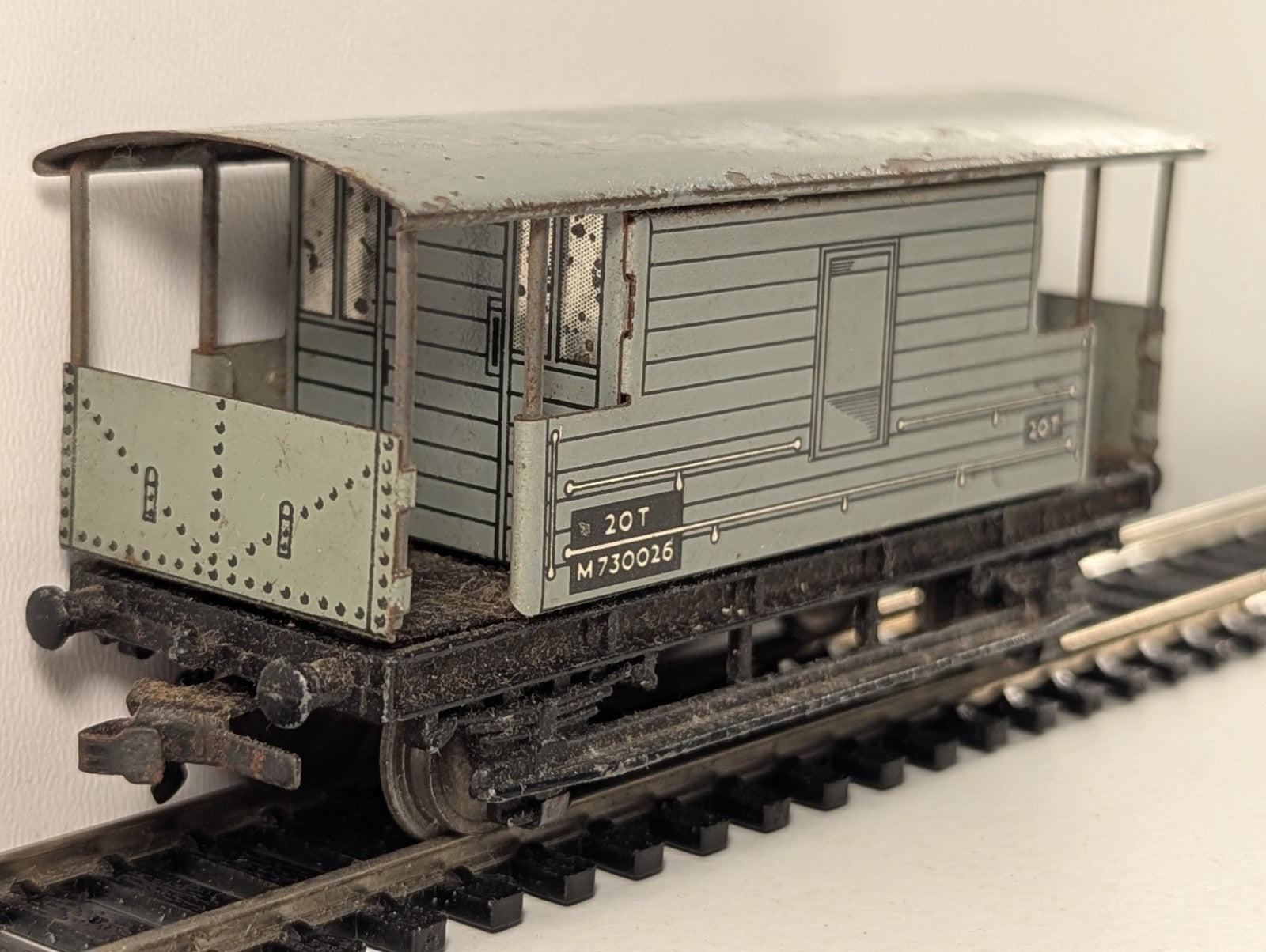 Hornby Dublo 32045 BR 20 Ton Goods Brake Van OO Gauge