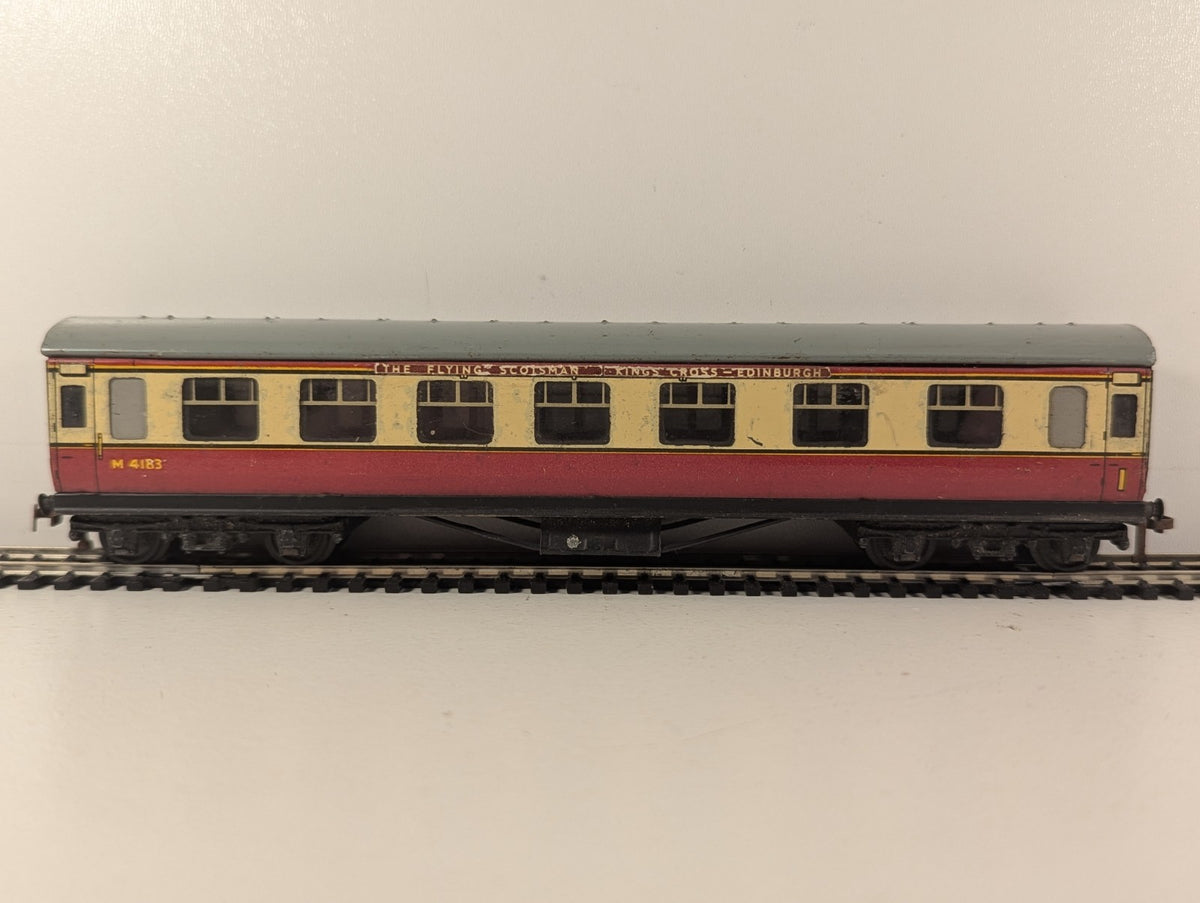 Hornby Dublo OO Gauge D12 LMR Corridor Composite Coach Passenger Coach