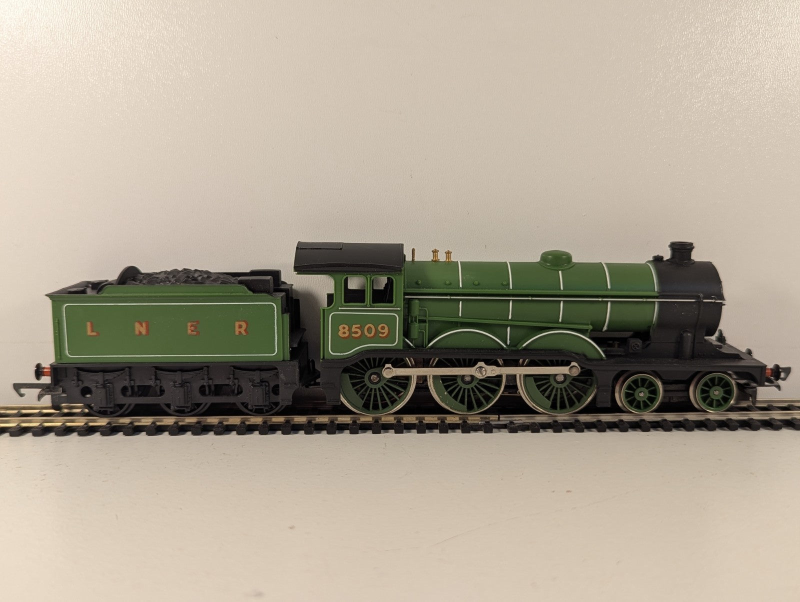Hornby Railways R866 OO Gauge LNER Class B12/3 - Boxed
