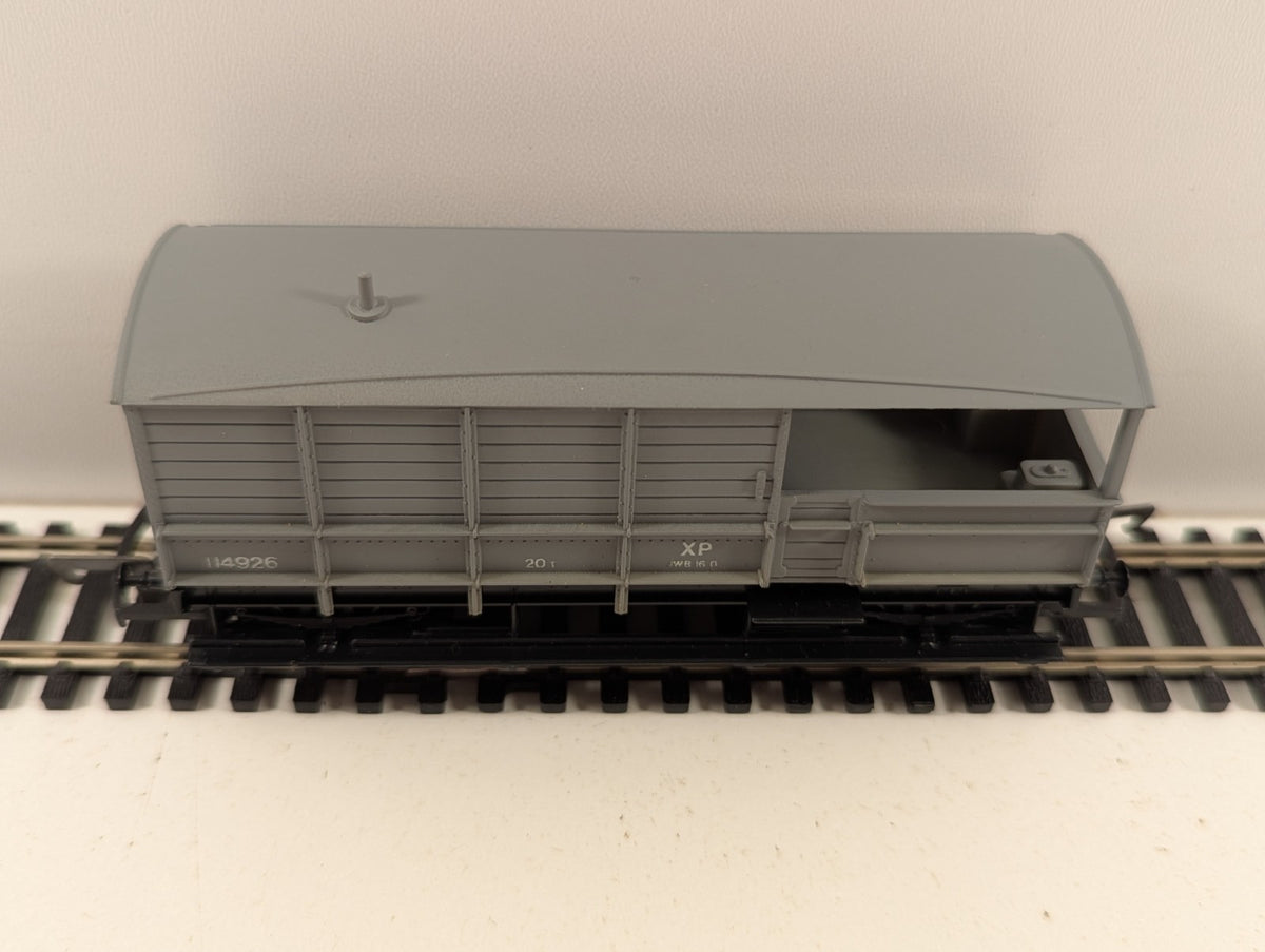 Dapol OO Gauge 114926 BR 20 Ton Brake Van Grey Livery