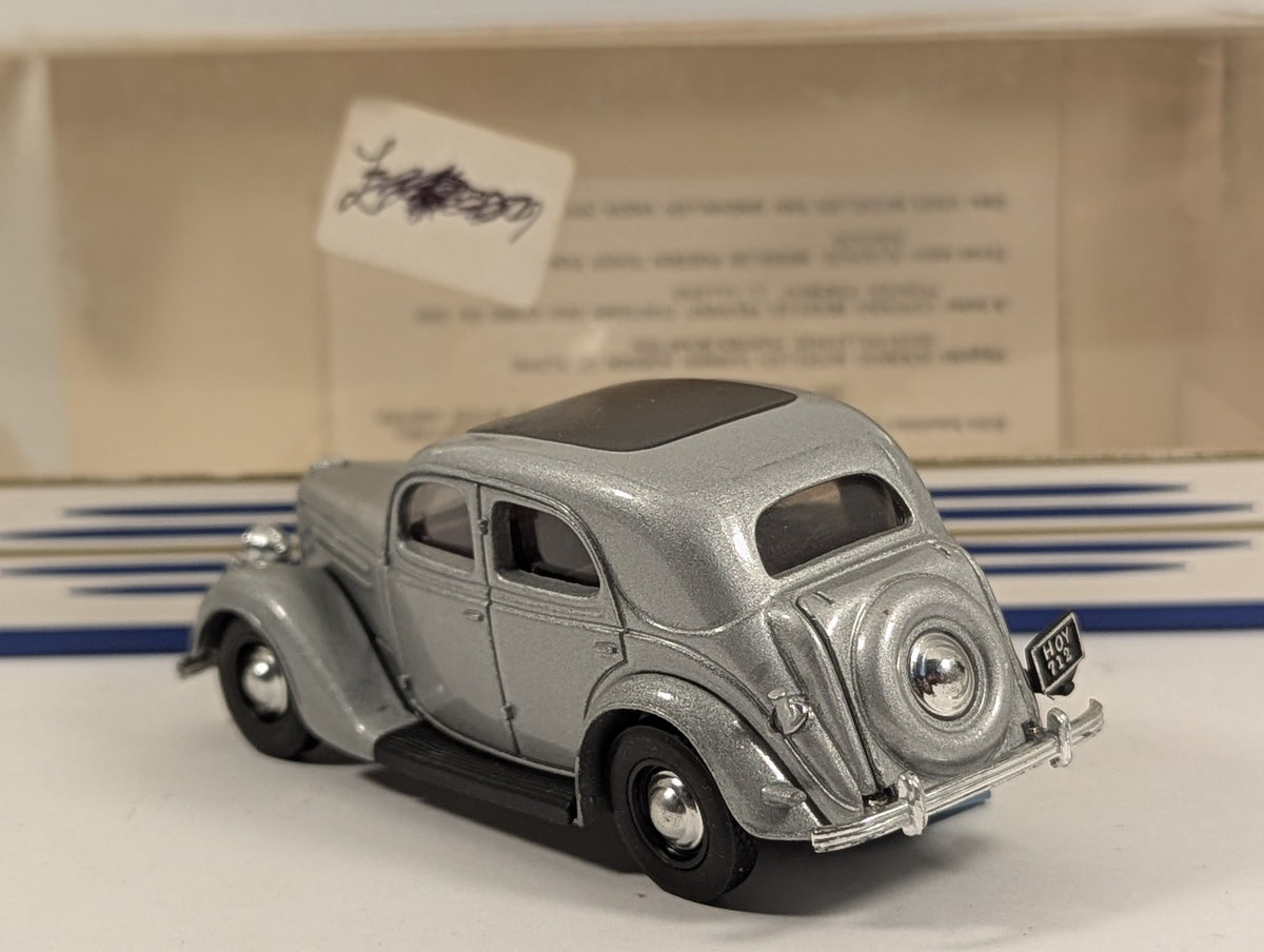 Matchbox Dinky 1:43 1950 Ford V8 Pilot Die-cast Model Car HOY 712 Silver DY5-B