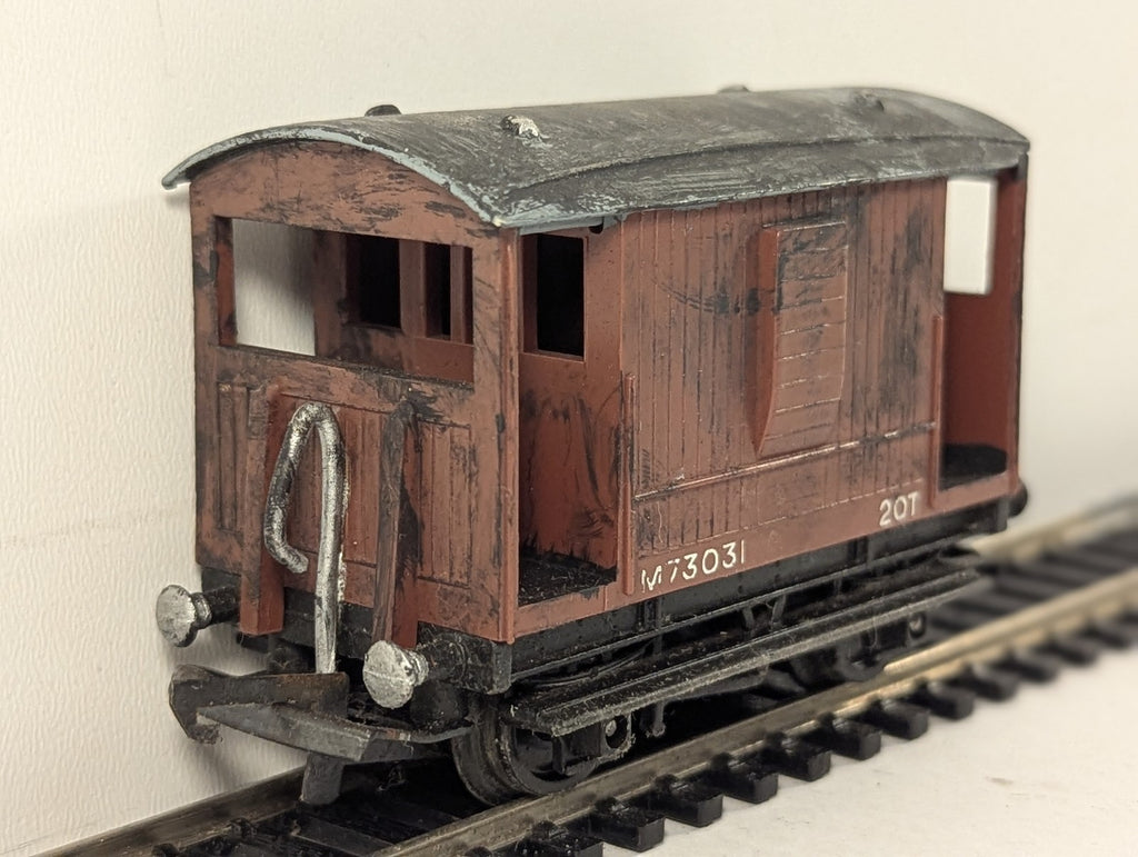 Tri-ang OO Gauge 20 Ton Brake Van M73031 BR Bauxite R16