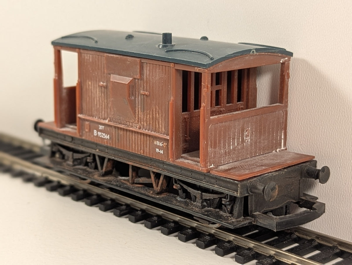 Hornby R109 BR 20 Ton Brake Van B952564 – OO Gauge – Missing Coupling Hook
