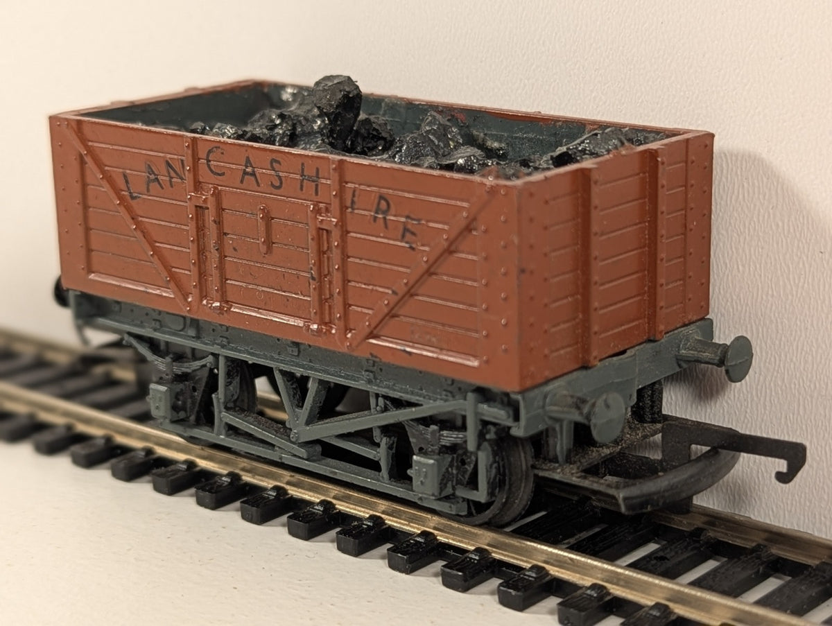 Tri-ang R13 OO Gauge BR 7-Plank Coal Wagon No. W1005 – Brown