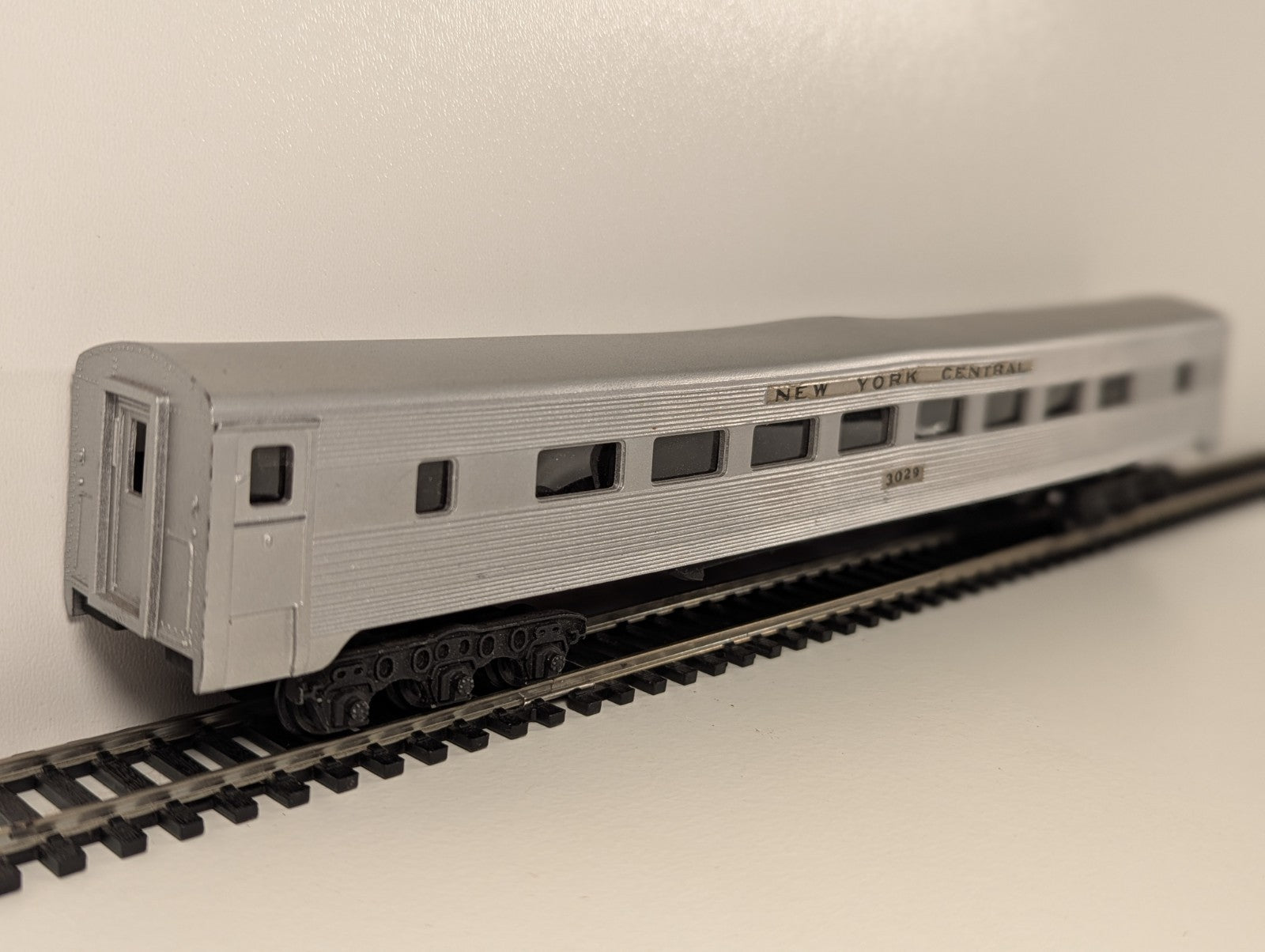 Graham Farish New York Central Passenger Coach – No. 3029