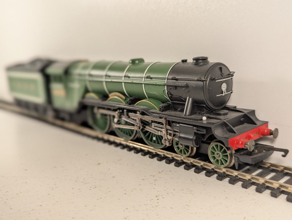 Hornby OO Gauge Flying Scotsman Steam Locomotive 4472 LNER Apple Green