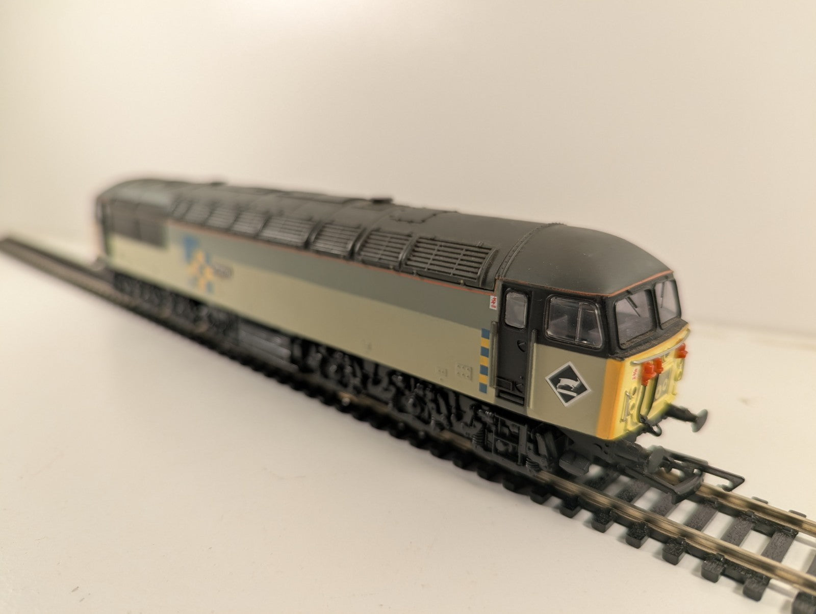 Mainline 937044 Class 56 Co-Co Diesel 56001 “Whatley”