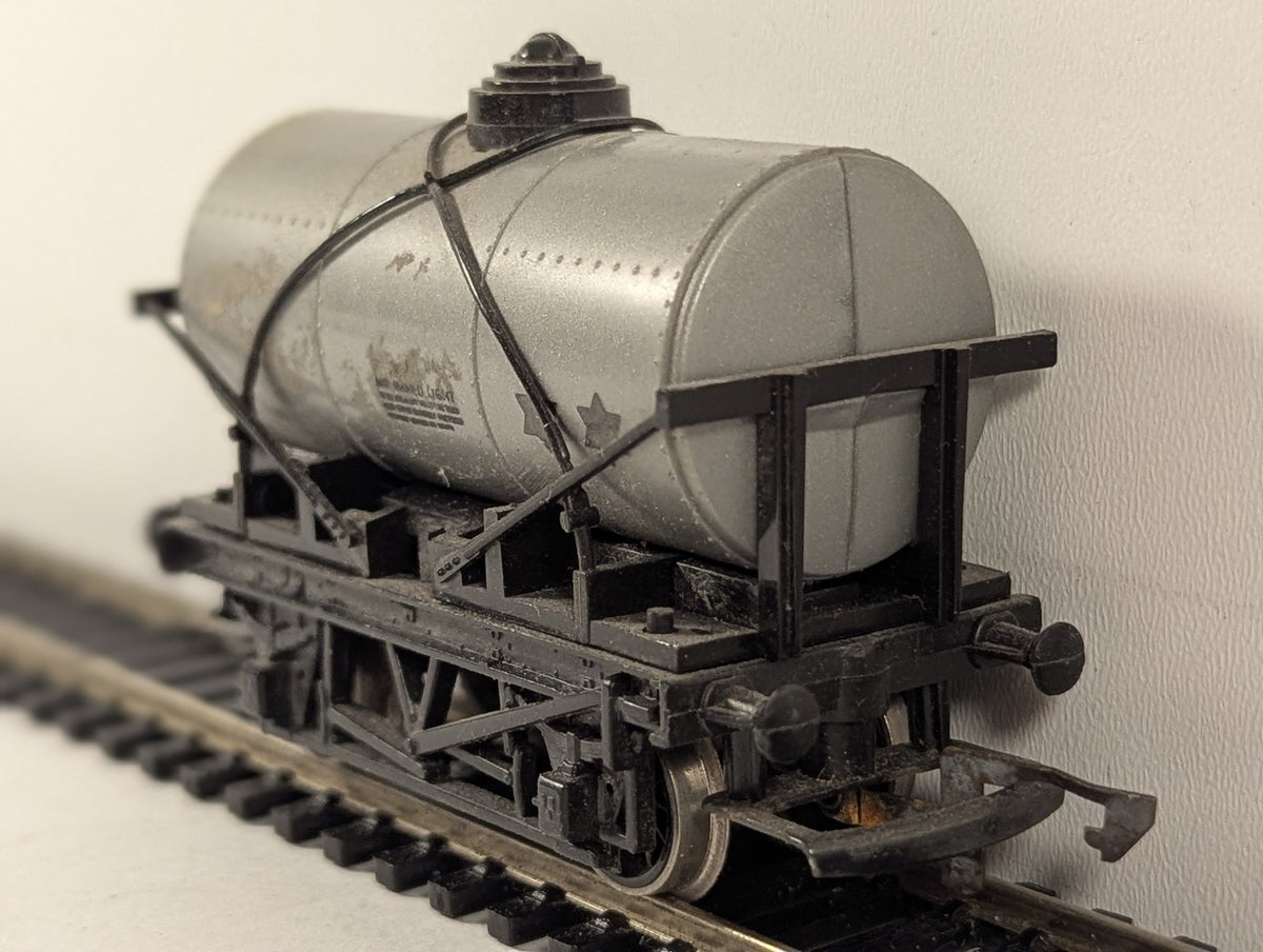 Tri-ang OO Gauge Shell Lubricating Oil Tank Wagon Goods Wagon Silver R.127