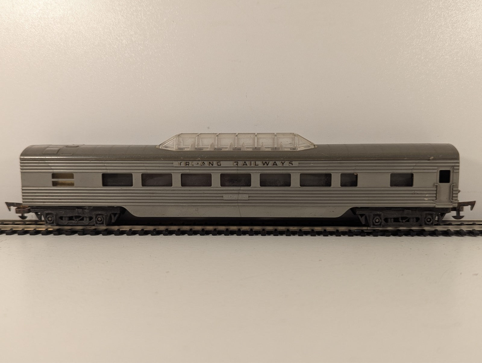 Tri-ang R.25 OO Gauge Transcontinental Vista Dome Coach - Damaged Lettering