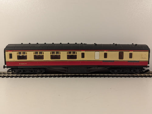Airfix OO Gauge BR Stanier Coach Maroon & Cream