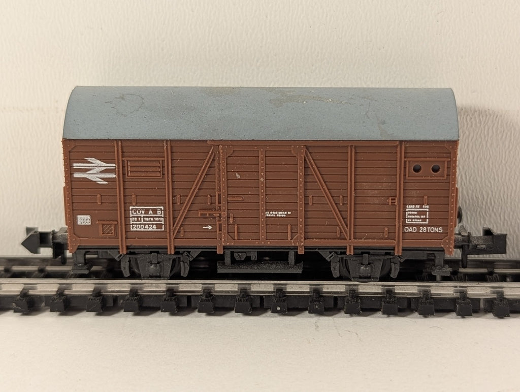 Minitrix N Gauge BR COV A B Goods Van 200424 BR Bauxite