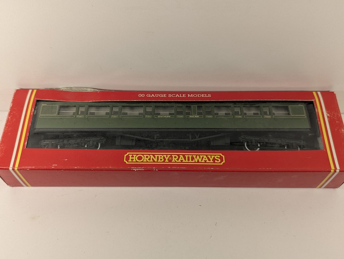 Hornby OO Gauge SR Composite Coach Passenger Coach 5544 SR Olive Green R162