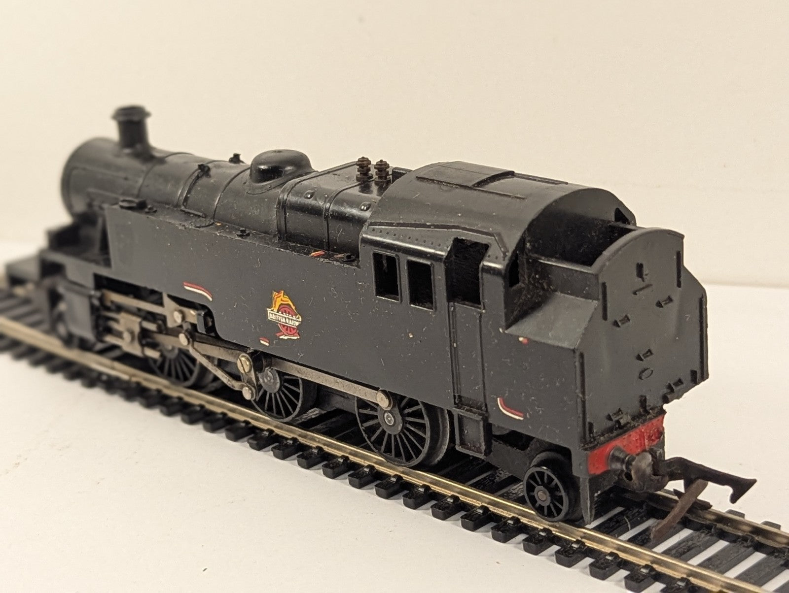 Tri-ang R59 BR Class 3MT 2-6-2T Tank Locomotive No.82004  - Needs Attention