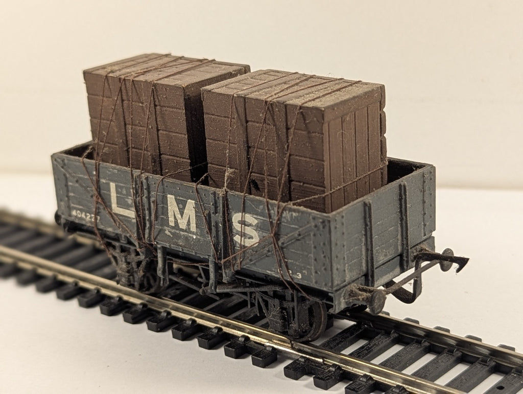 Kit Built OO Gauge LMS 5-Plank Open Wagon with Crate Load Goods Wagon