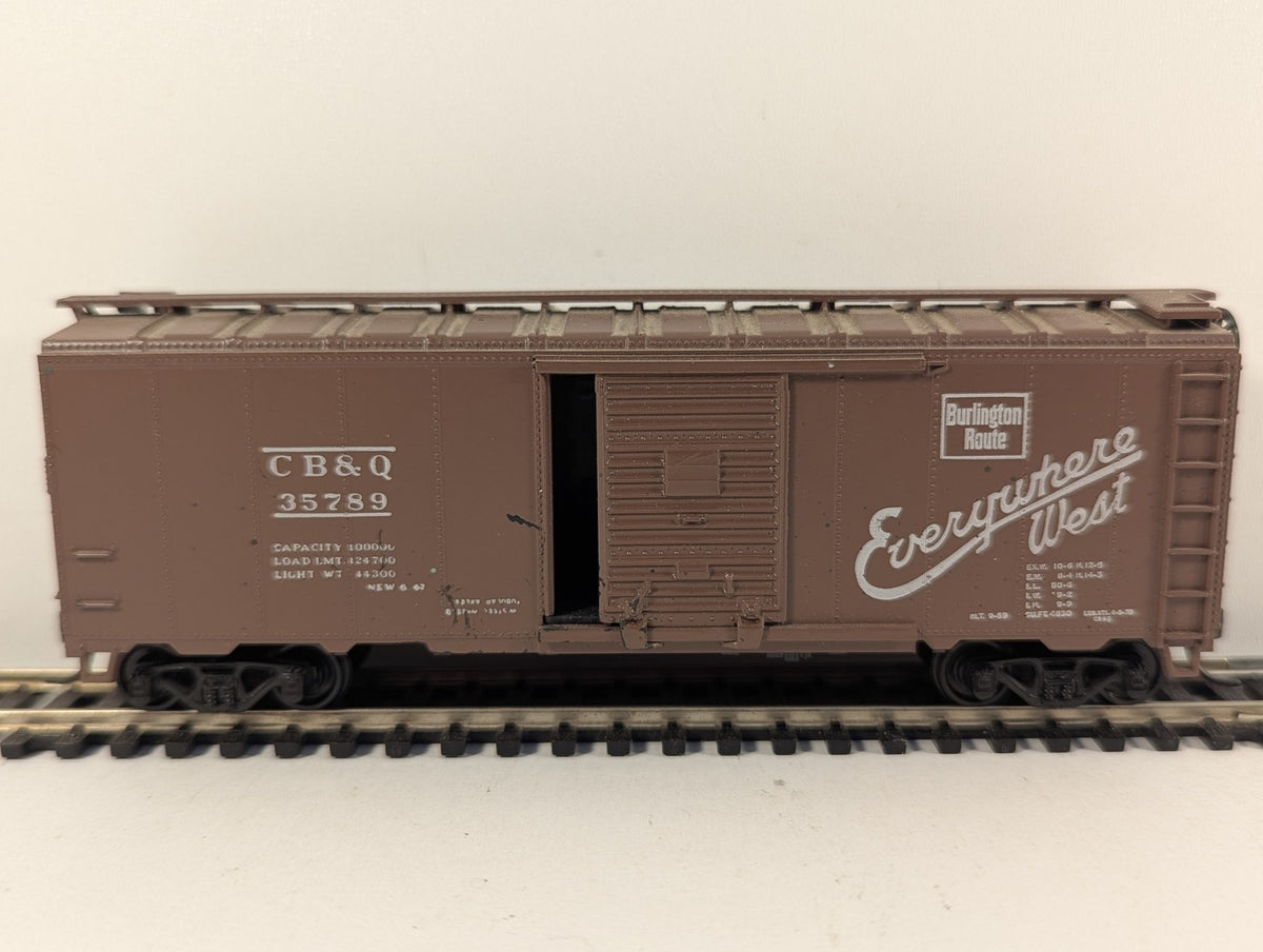 Athearn HO Gauge 40 Ft Box CB&Q Boxcar 35789 CB&Q Brown 5002
