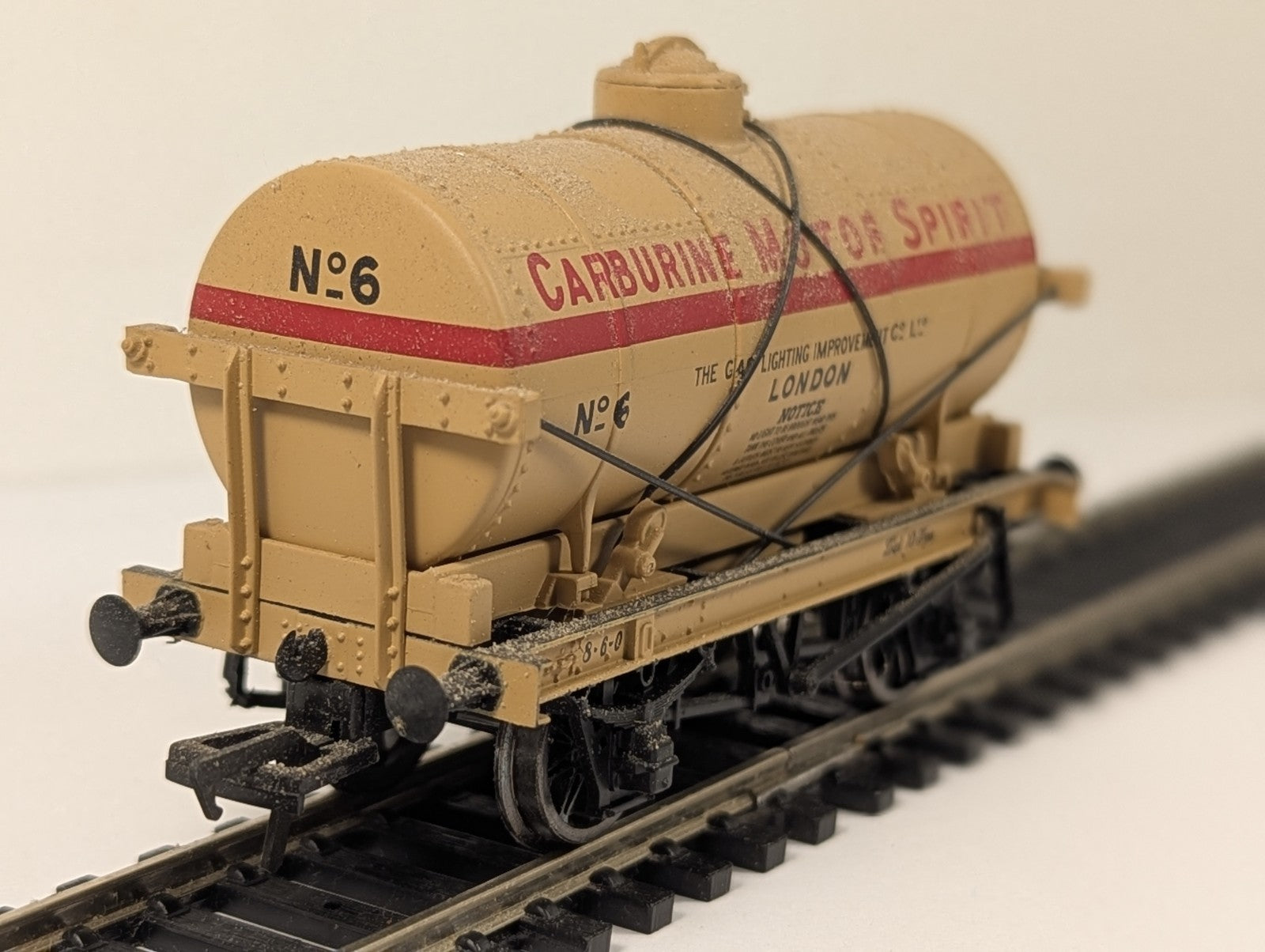 Bachmann OO Gauge 12 Ton Tank Wagon 6 Carburine Motor Spirit 37-079